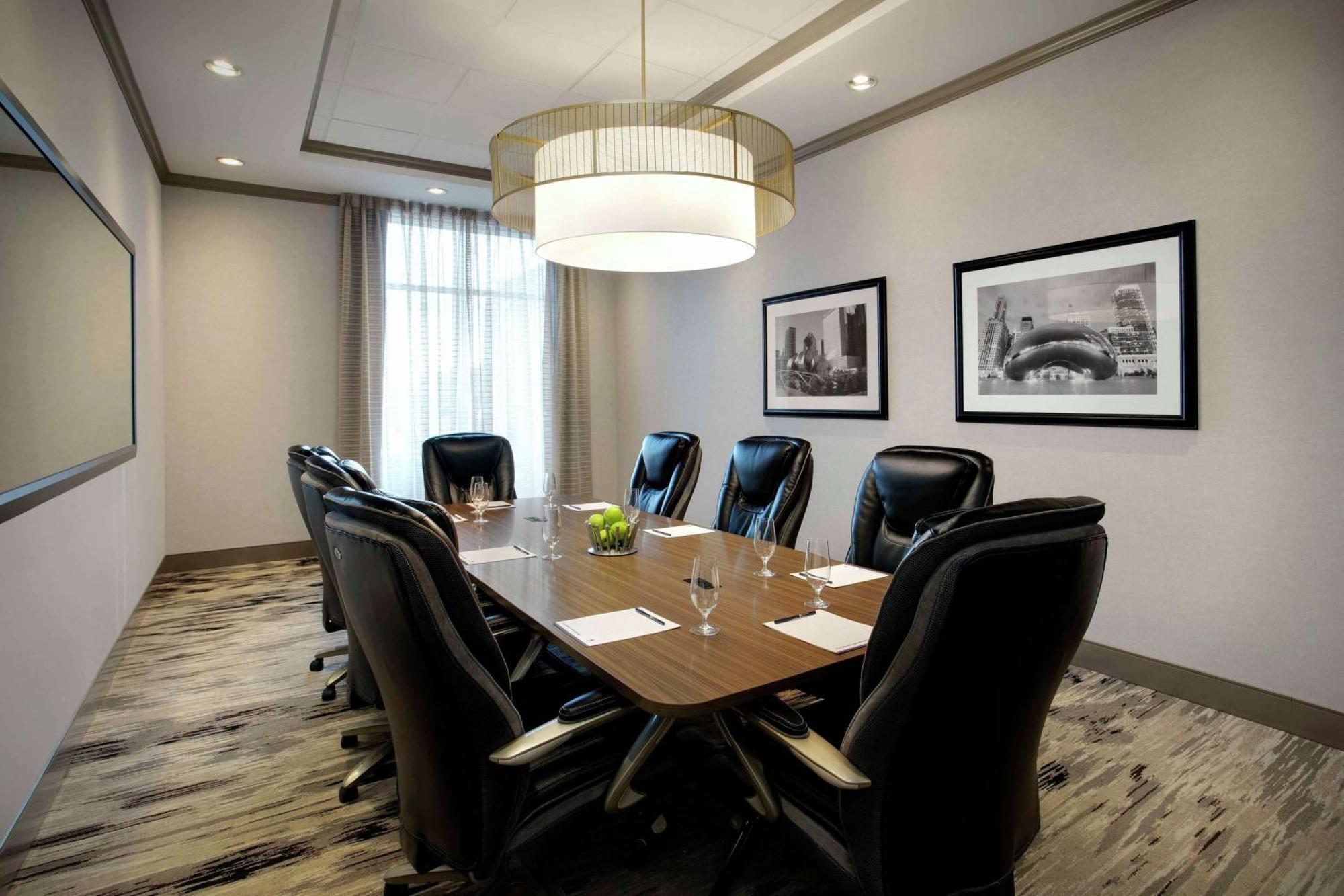 Doubletree By Hilton Chicago Midway Airport, Il Hotell Bedford Park Exteriör bild