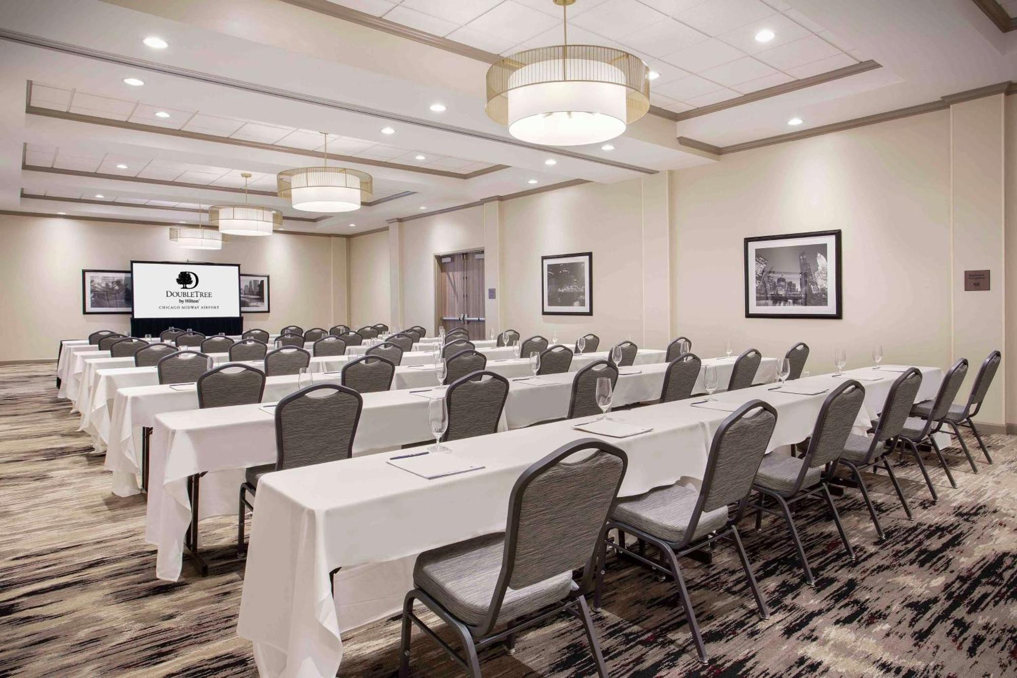 Doubletree By Hilton Chicago Midway Airport, Il Hotell Bedford Park Exteriör bild