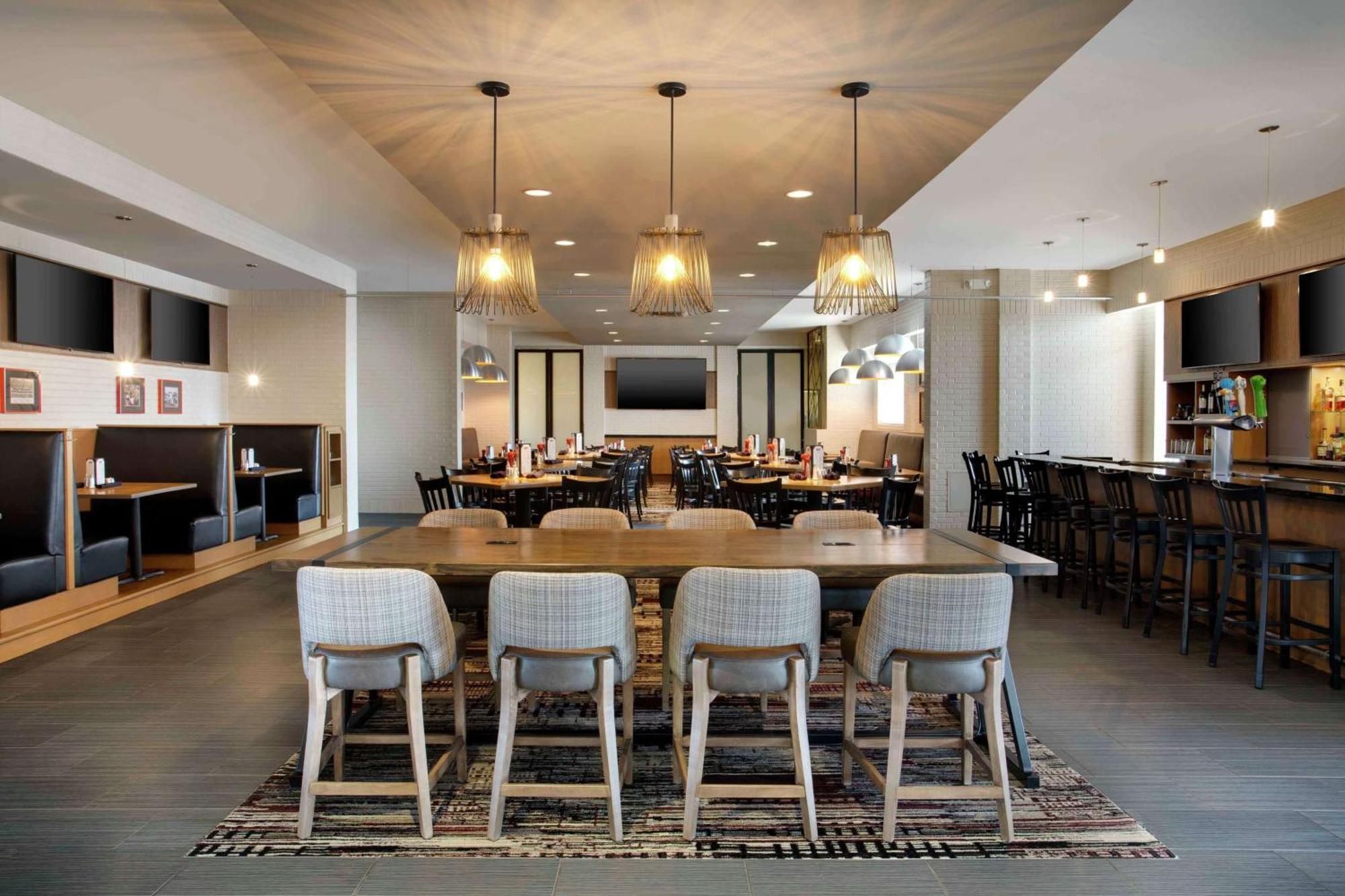 Doubletree By Hilton Chicago Midway Airport, Il Hotell Bedford Park Exteriör bild